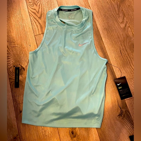 NWT Nike Mint Green Sleeveless running Top, size S - Picture 1 of 4